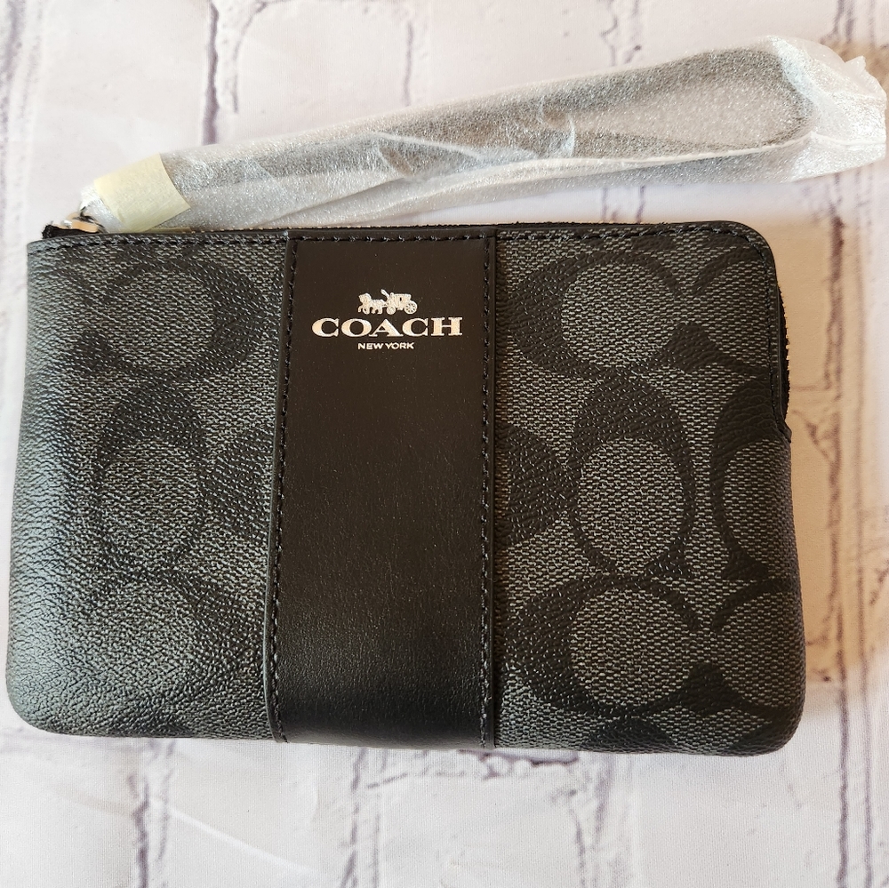 Coach Corner Zip Wristlet In Signature Canvas NWT
